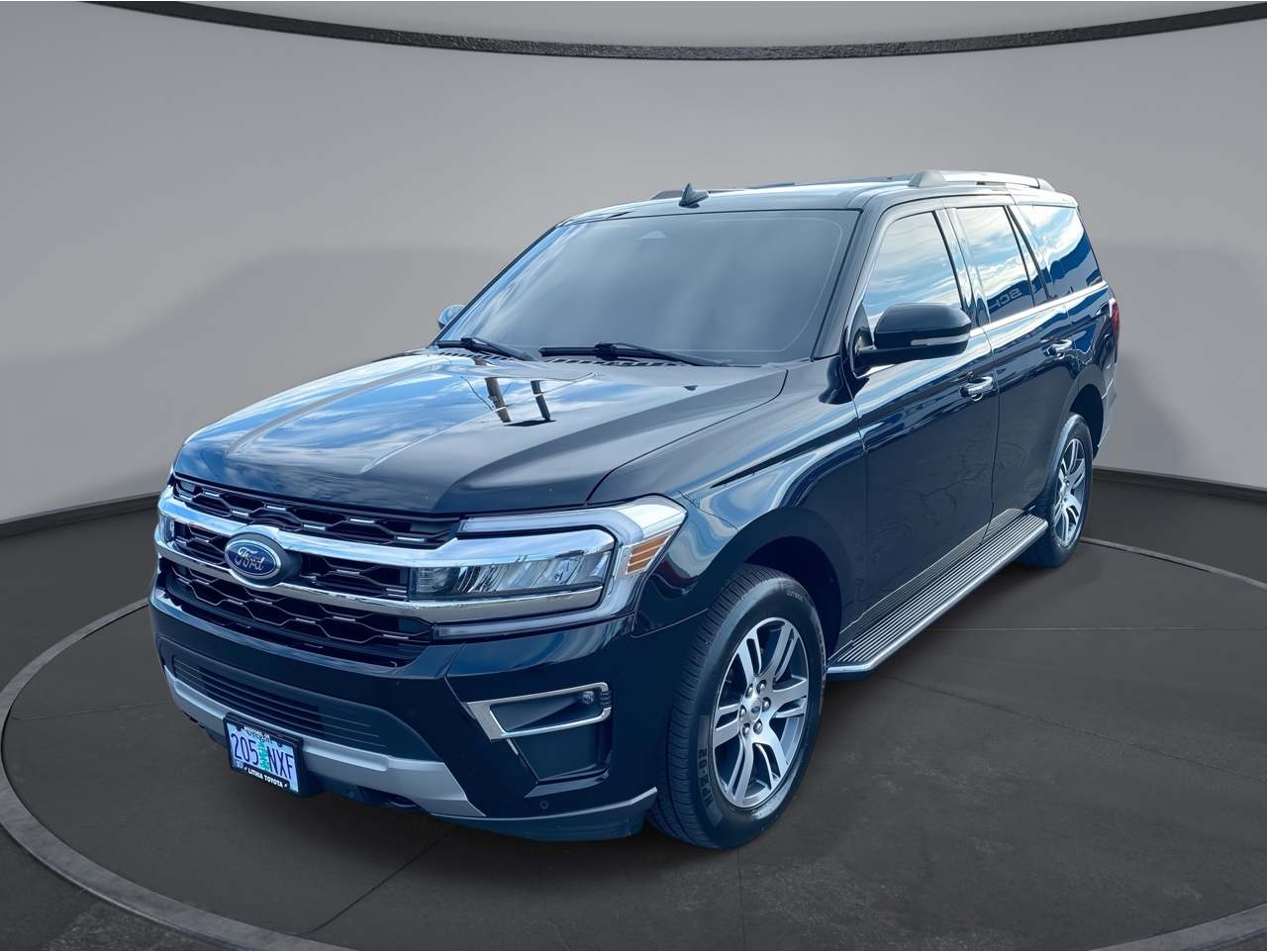 2023 Ford Expedition Limited's photo