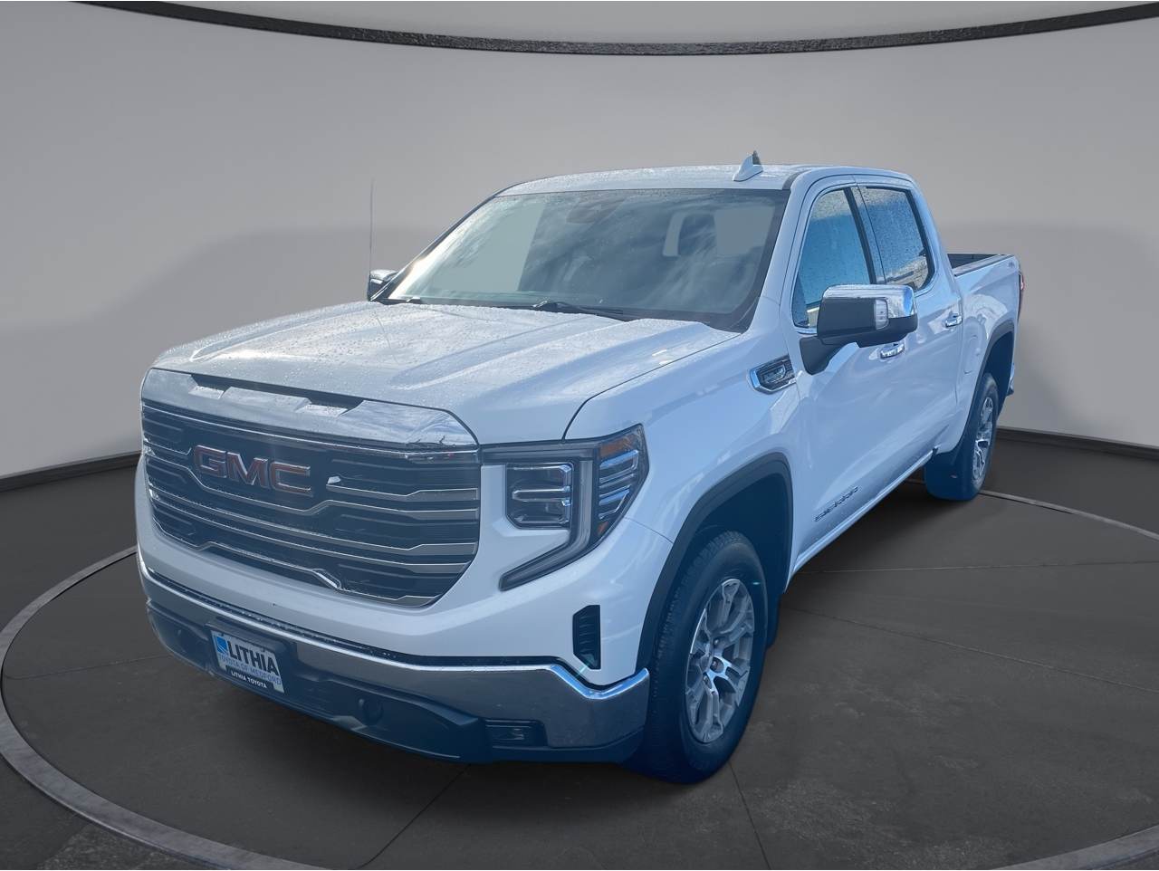 2024 GMC Sierra 1500 SLT's photo