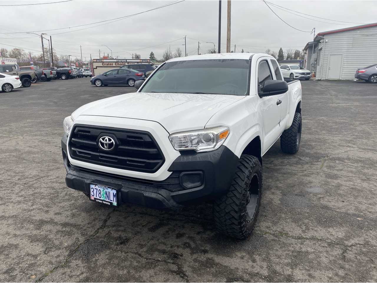 2017 Toyota Tacoma SR's photo
