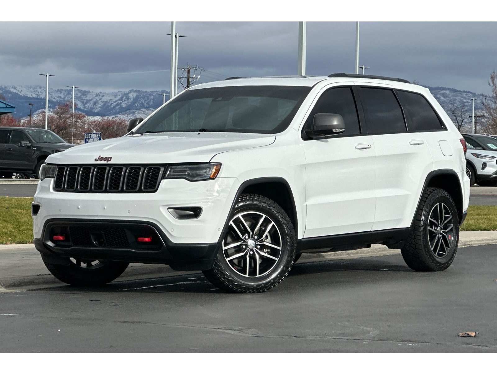 2017 Jeep Grand Cherokee Trailhawk's photo