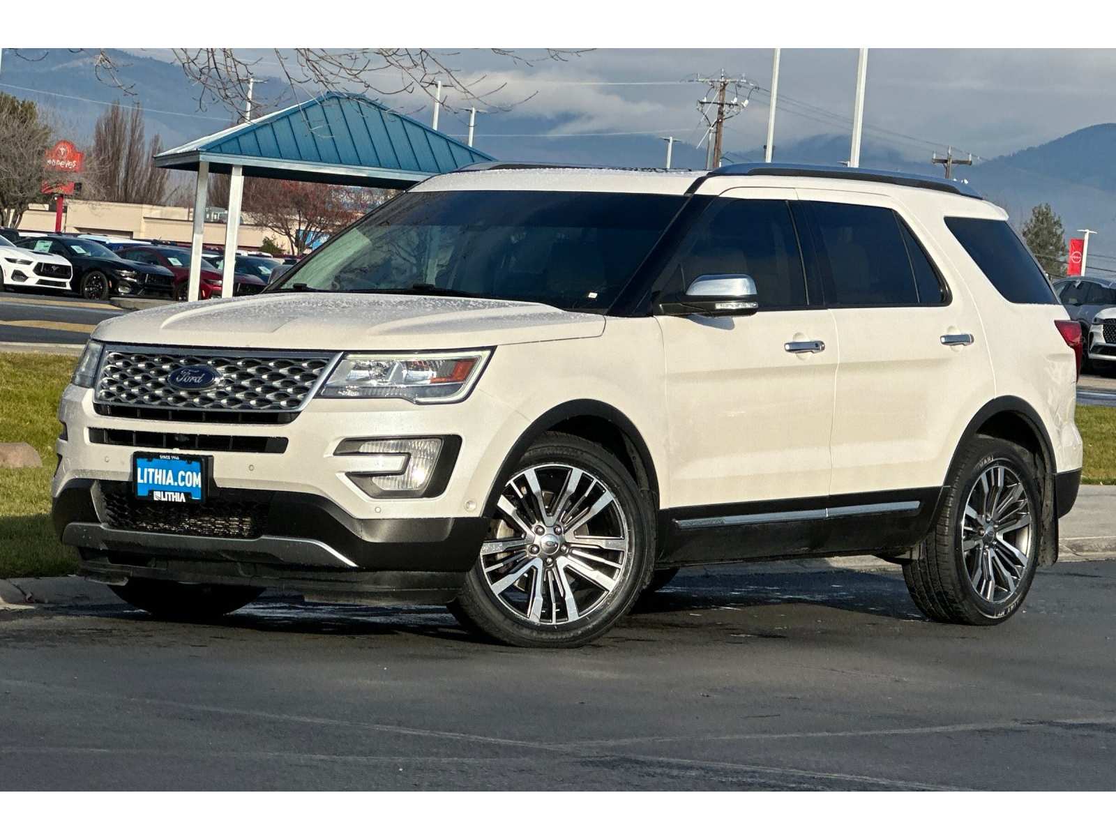 2016 Ford Explorer Platinum's photo