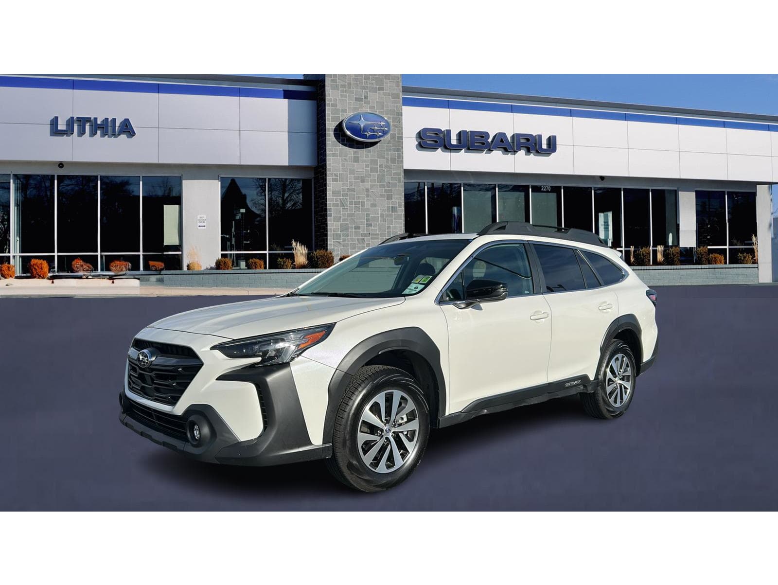 2025 Subaru Outback Premium's photo