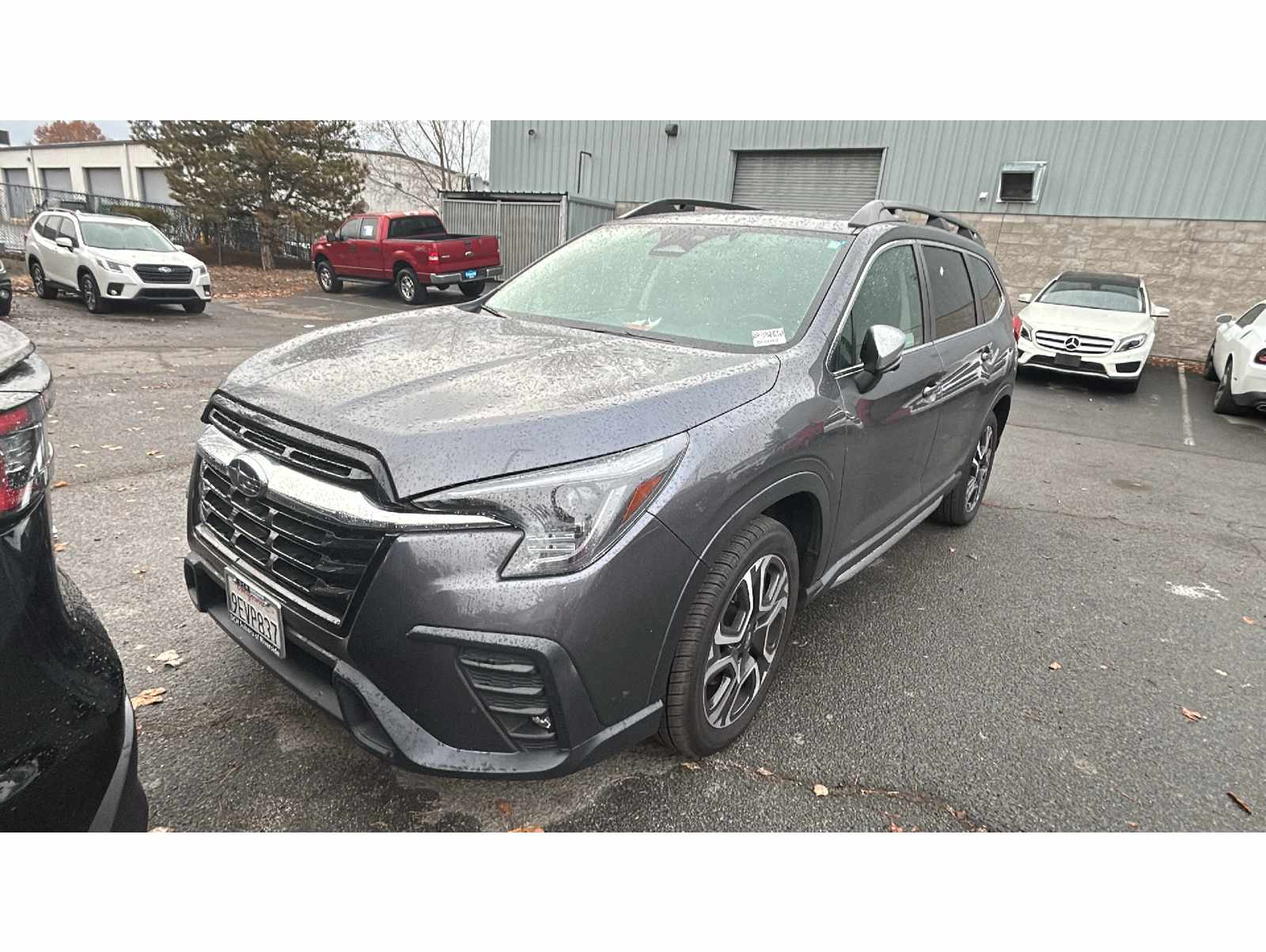 2023 Subaru Ascent Limited's photo