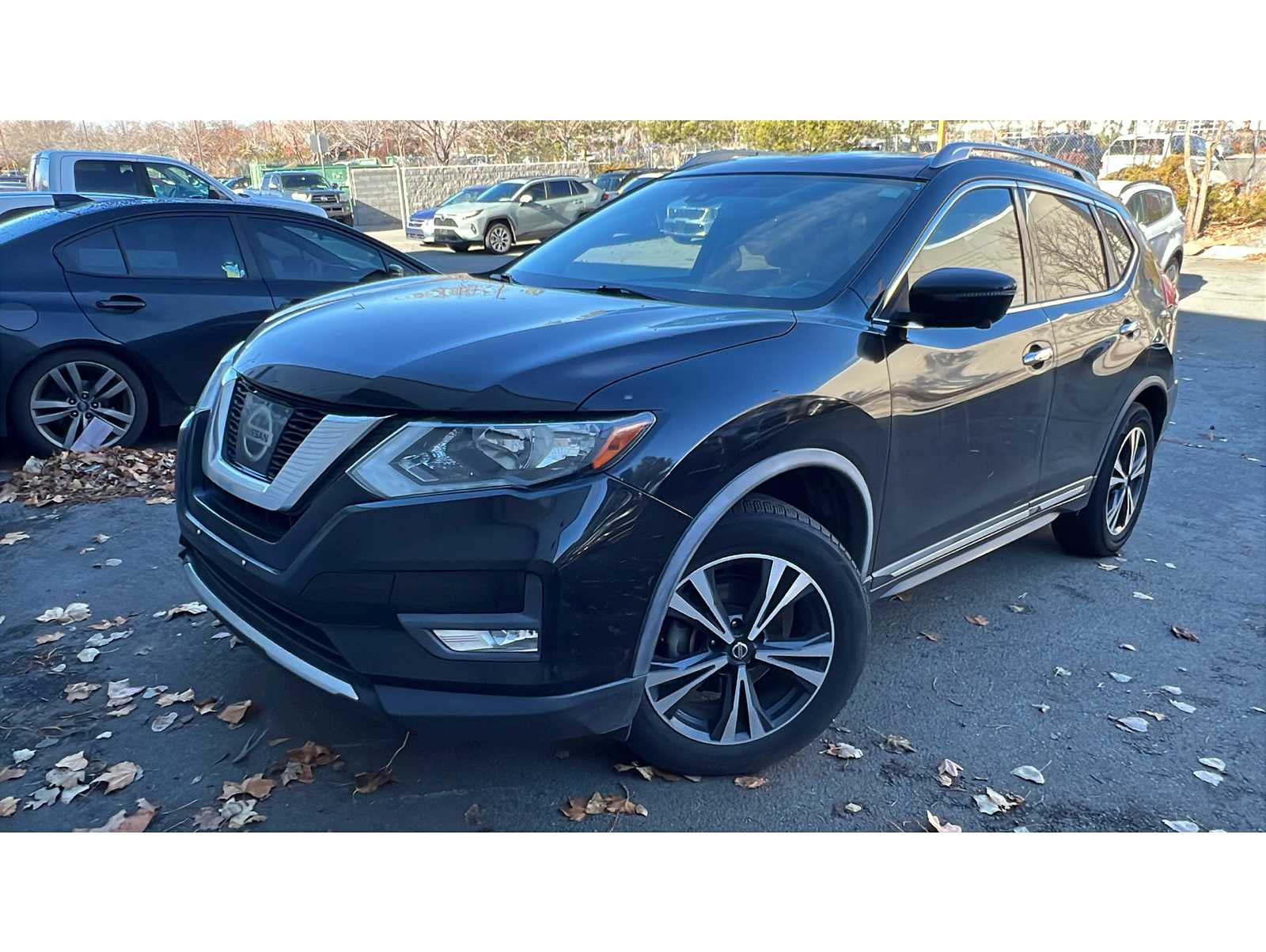 2017 Nissan Rogue SL's photo