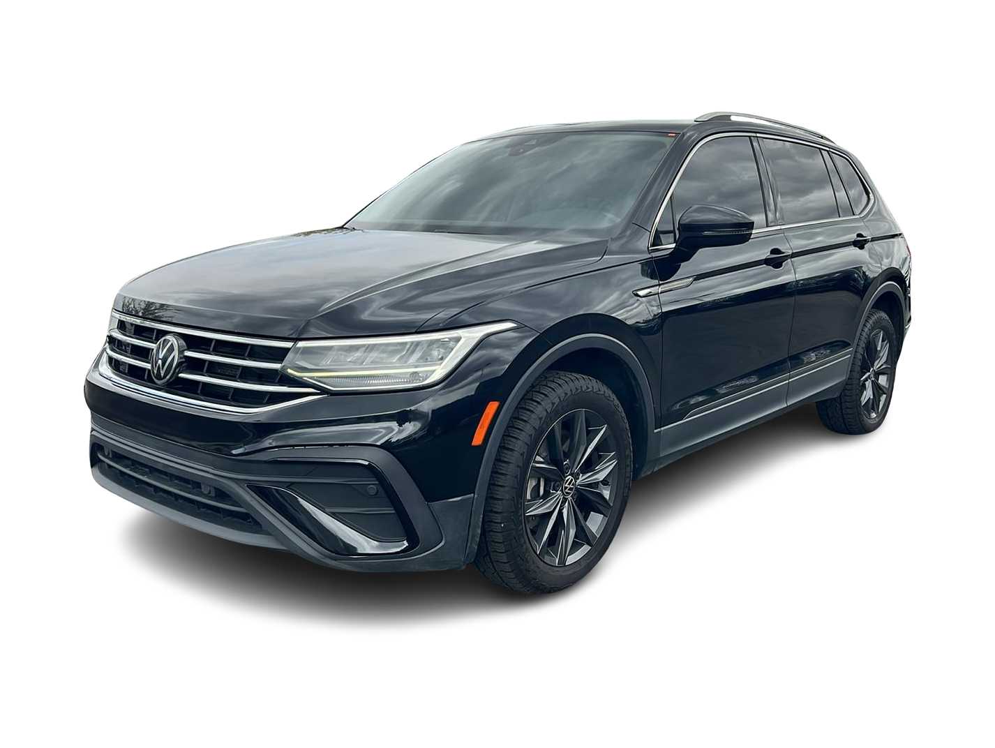 Thumbnail: 2022 Volkswagen Tiguan - 1