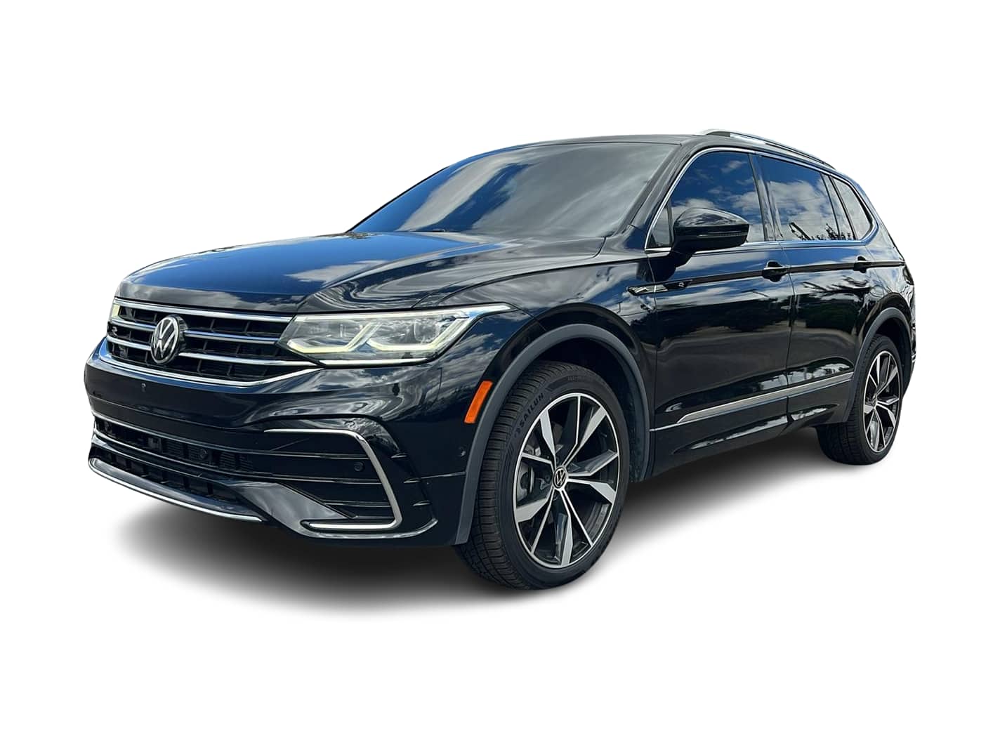 Thumbnail: 2022 Volkswagen Tiguan - 1