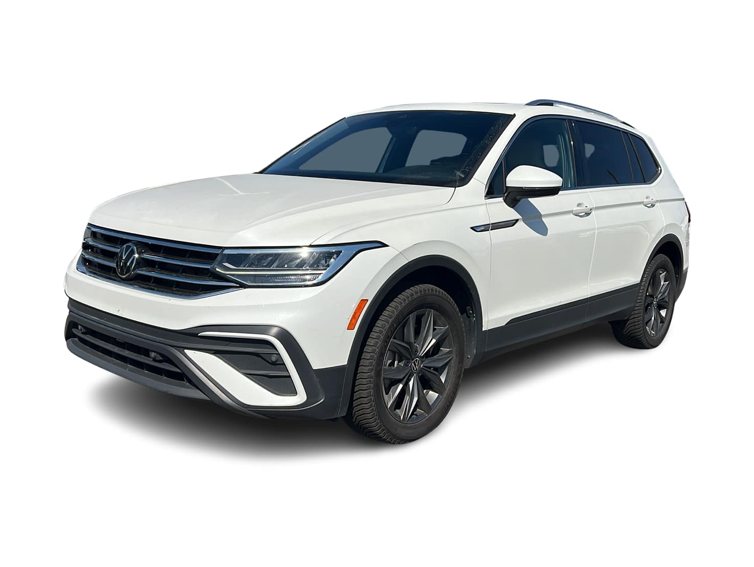 Thumbnail: 2023 Volkswagen Tiguan - 1