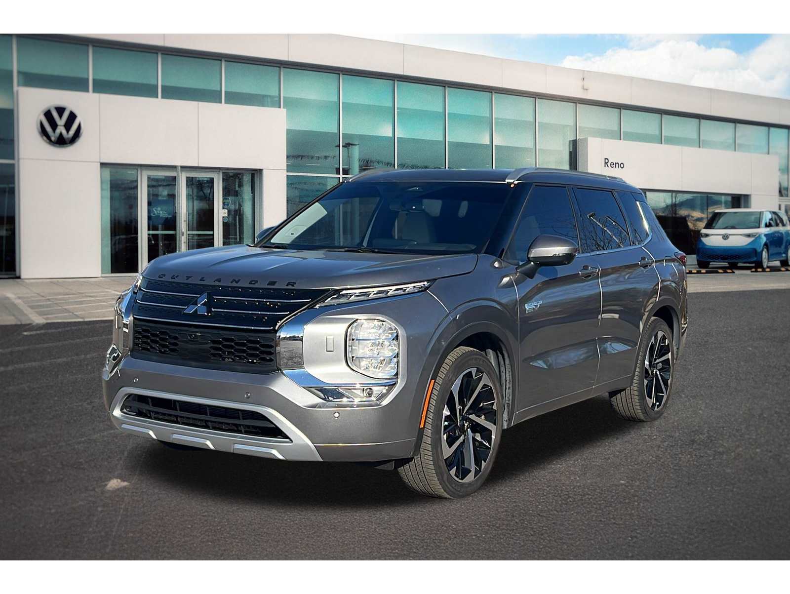 2023 Mitsubishi Outlander Plug-In Hybrid SEL's photo