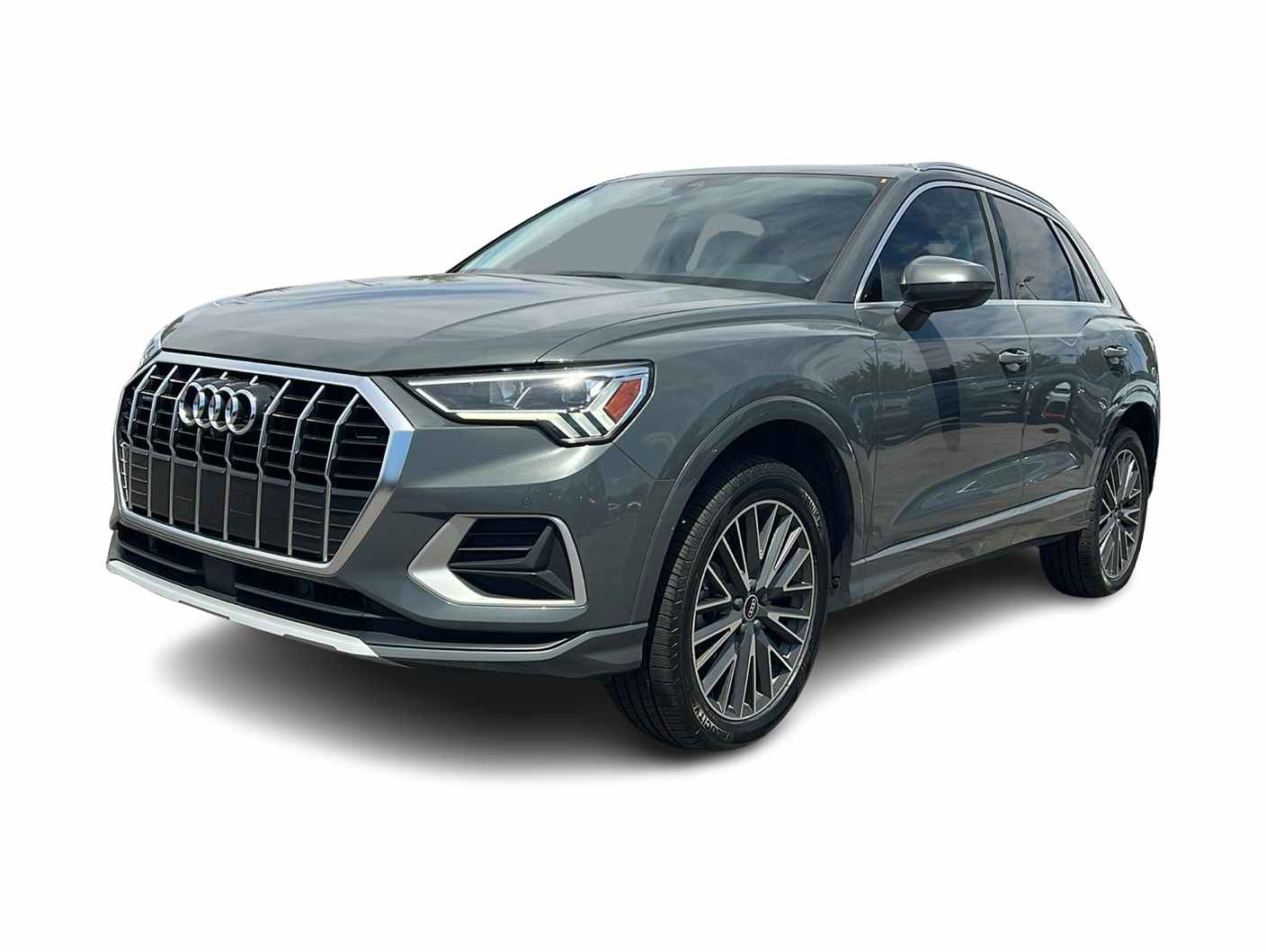 Thumbnail: 2022 Audi Q3 - 1