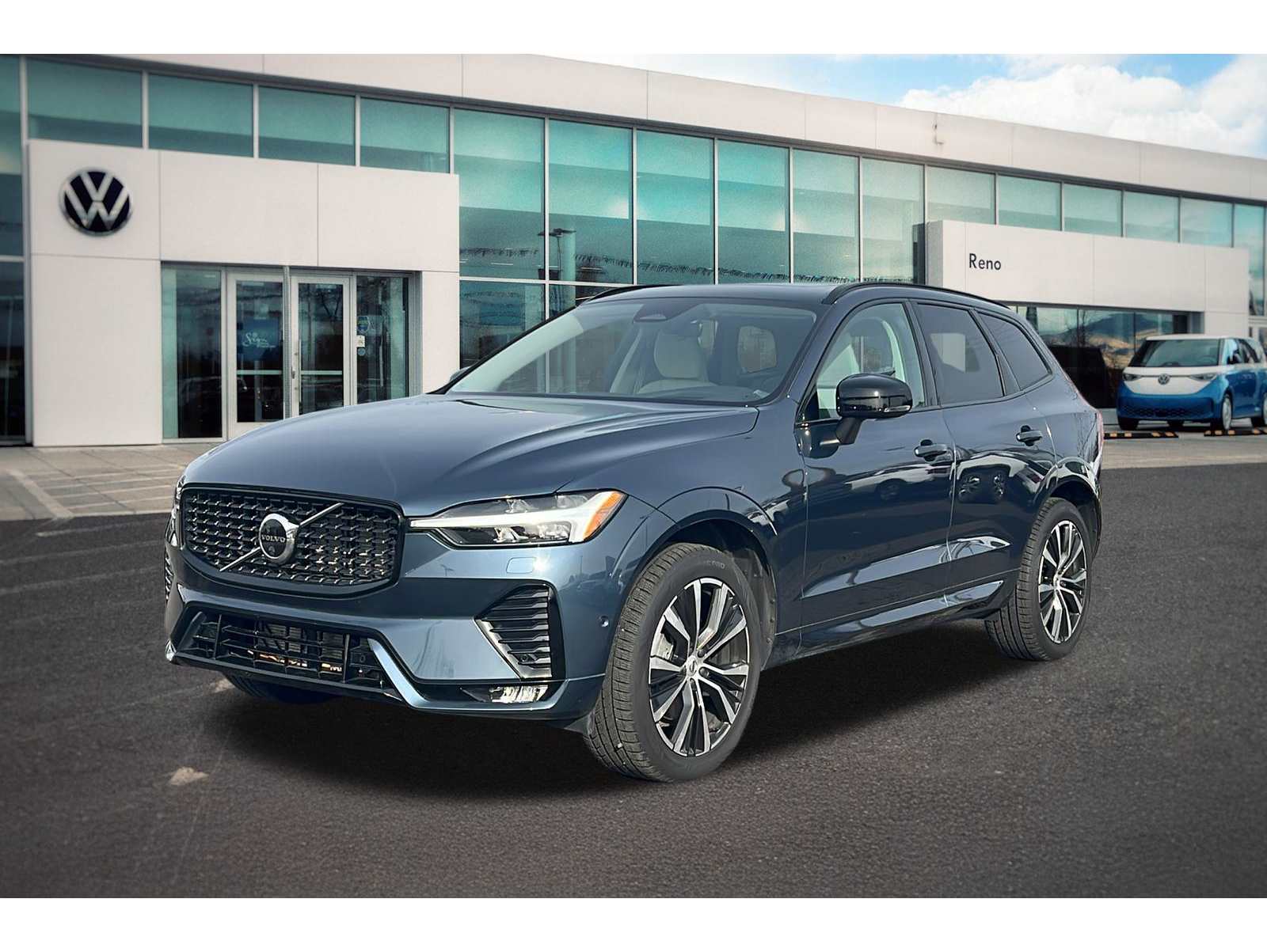 2023 Volvo XC60 Ultimate's photo