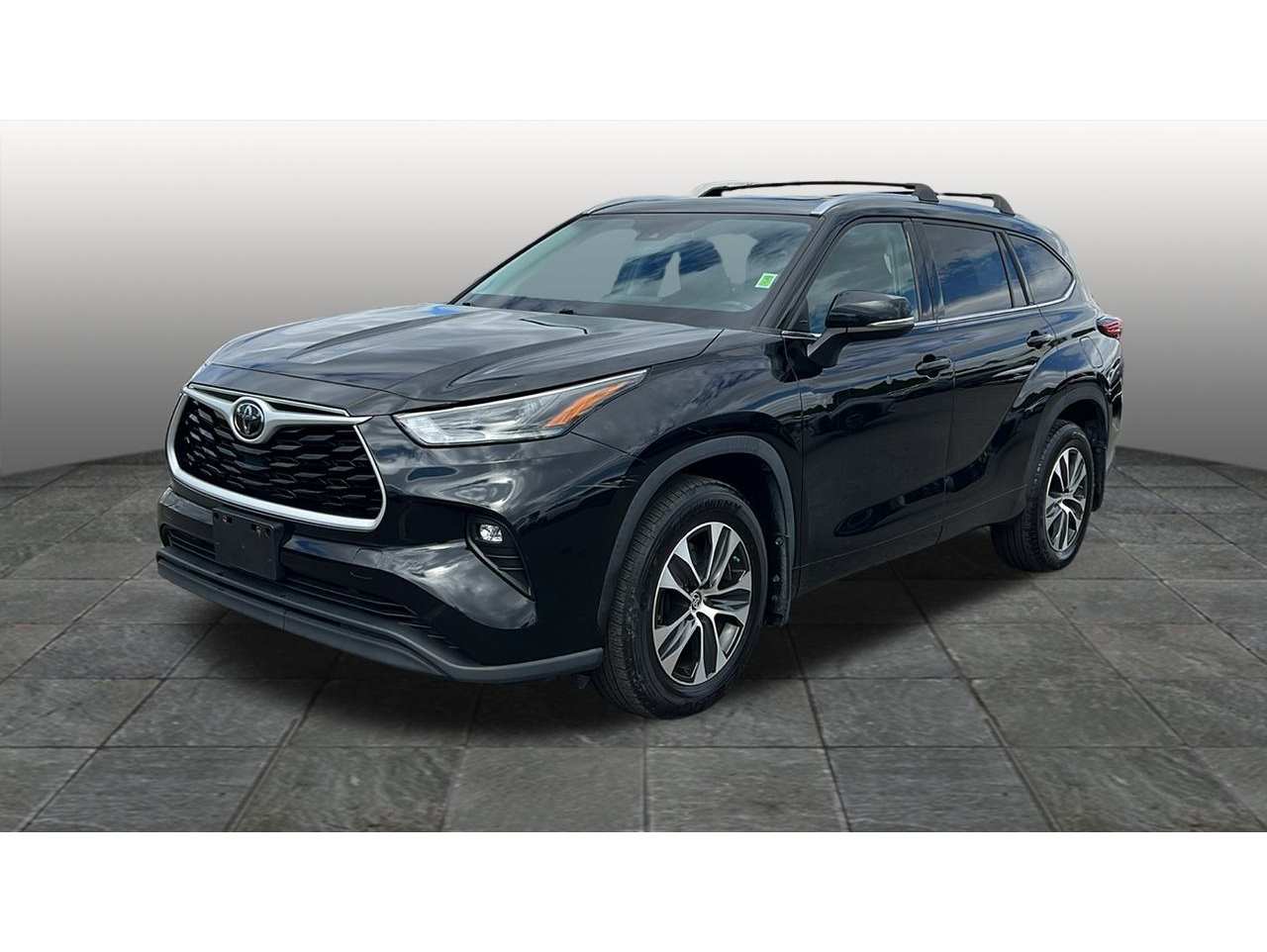 2021 Toyota Highlander XLE's photo