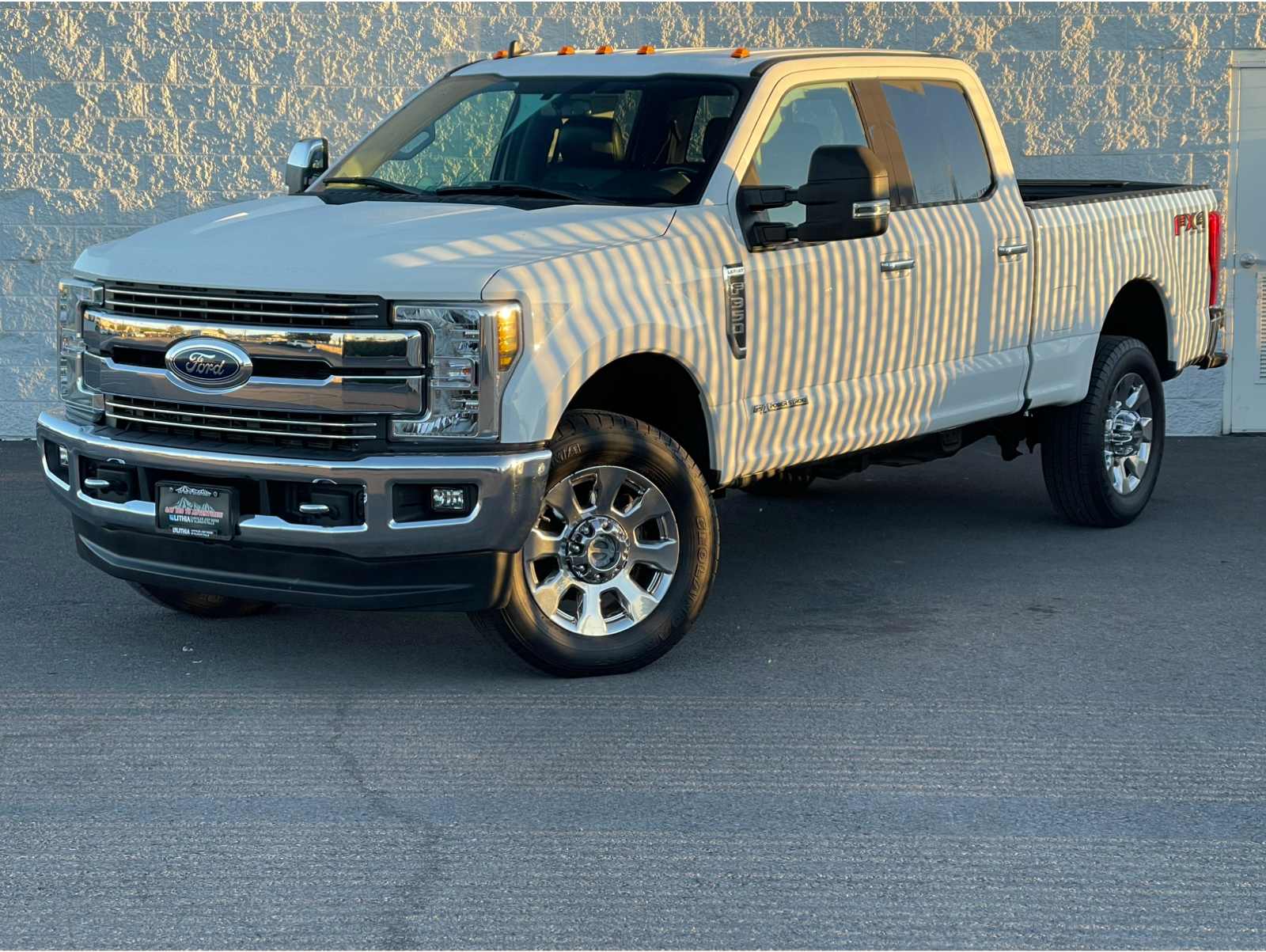 2019 Ford F-350 Super Duty Lariat's photo