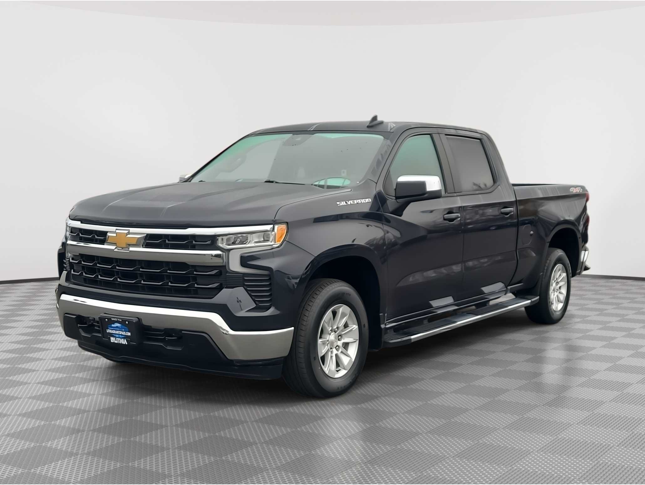 2024 Chevrolet Silverado 1500 LT's photo