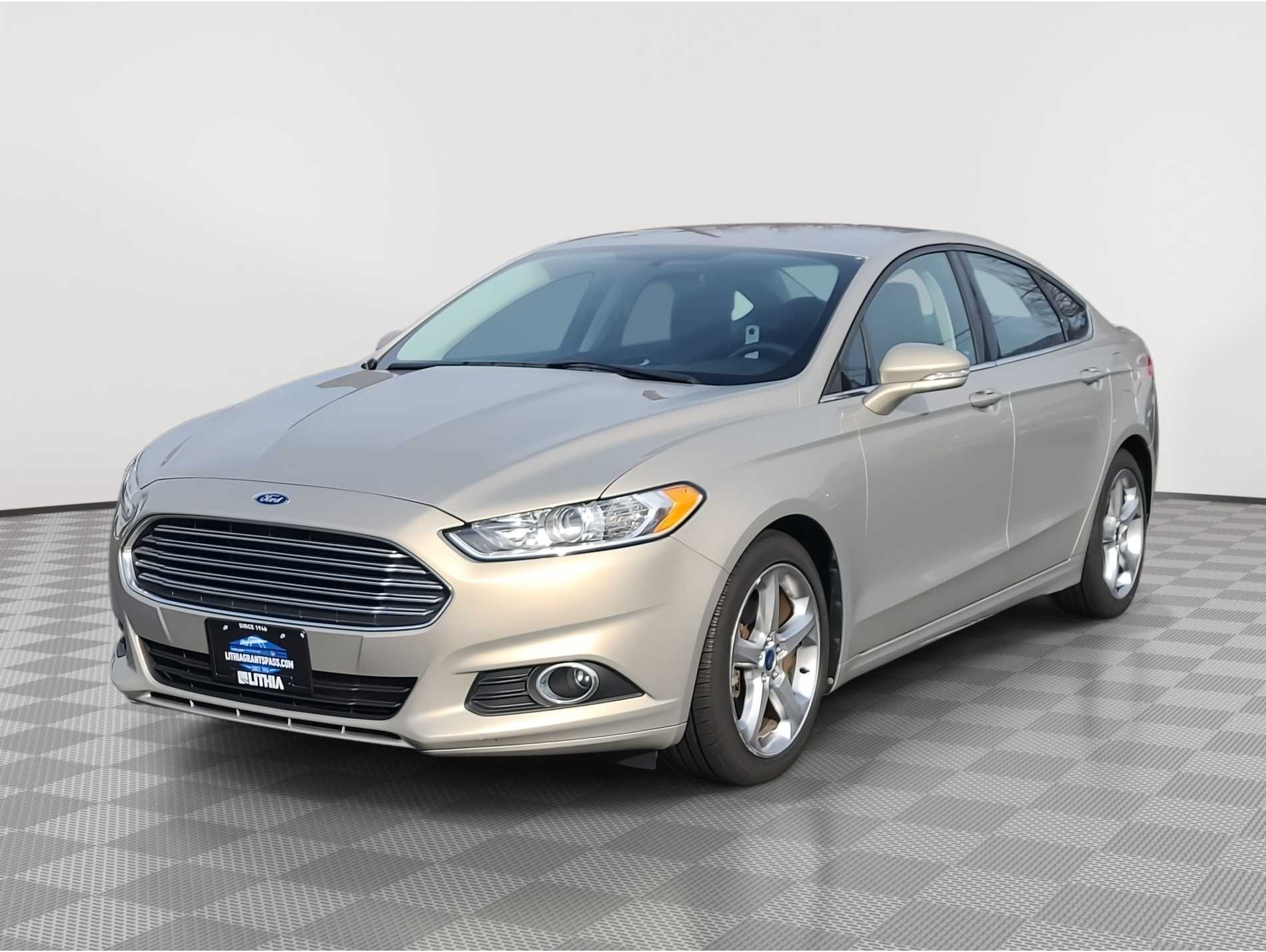 2015 Ford Fusion SE's photo
