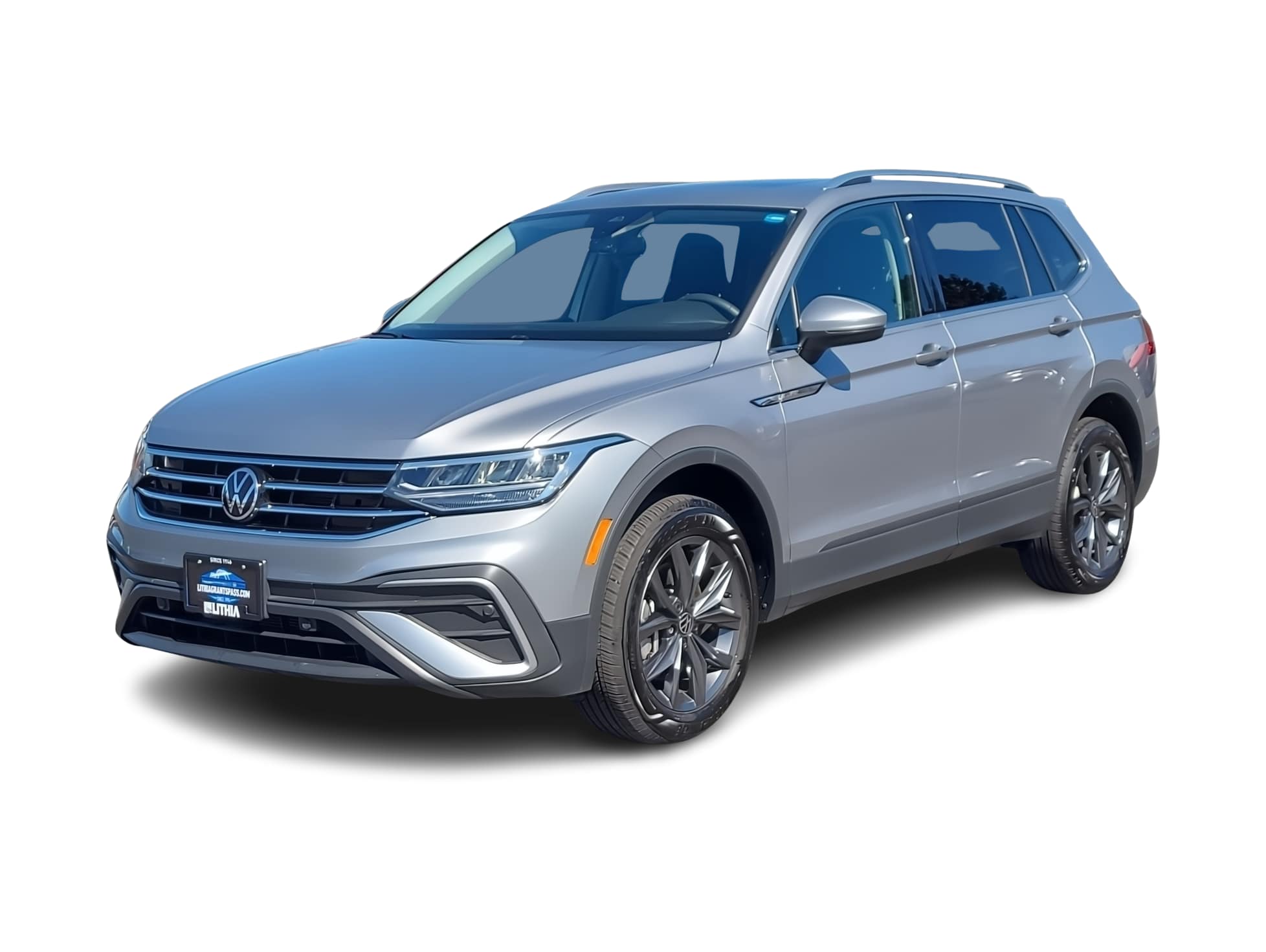 Thumbnail: 2022 Volkswagen Tiguan - 1