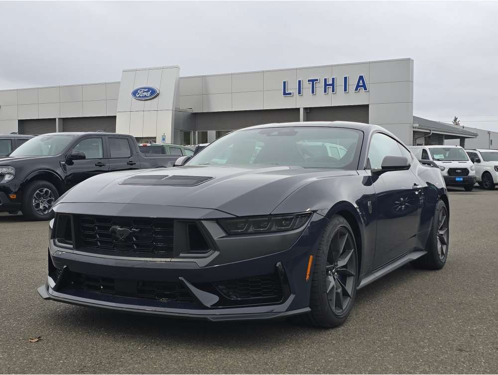 2025 Ford Mustang Dark Horse's photo