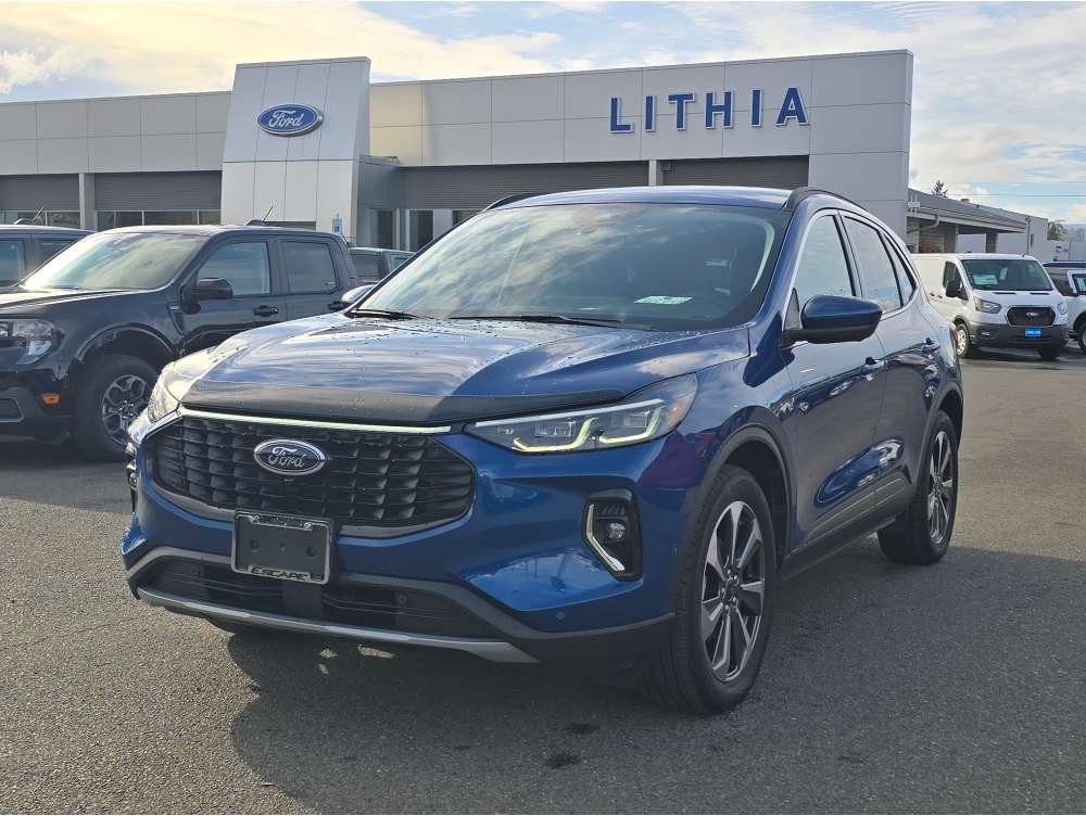 2023 Ford Escape Platinum's photo