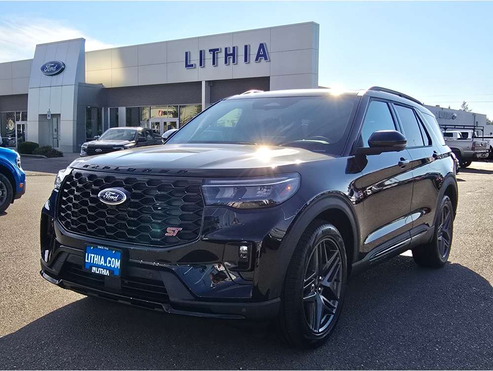 2025 Ford Explorer ST's photo