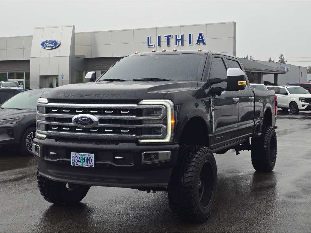 2023 Ford F-350 Super Duty Platinum's photo