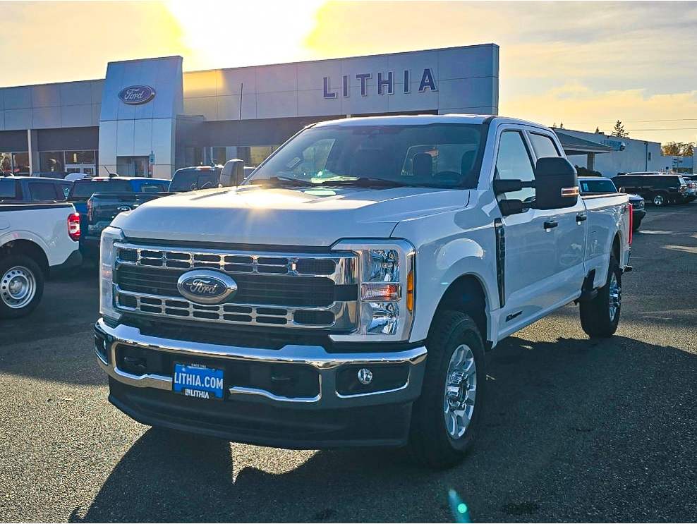 2023 Ford F-350 Super Duty XLT's photo