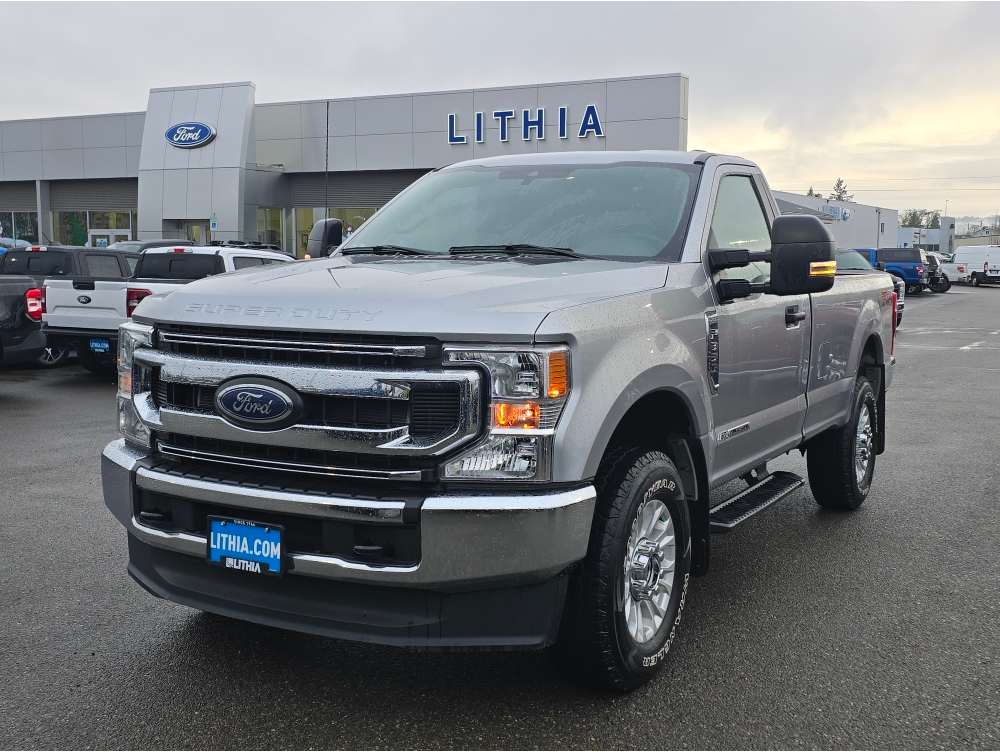 2022 Ford F-350 Super Duty XLT's photo