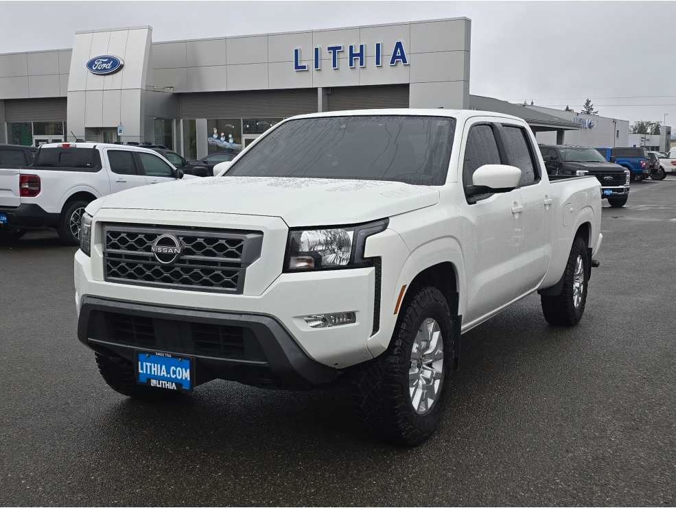 2022 Nissan Frontier SV's photo