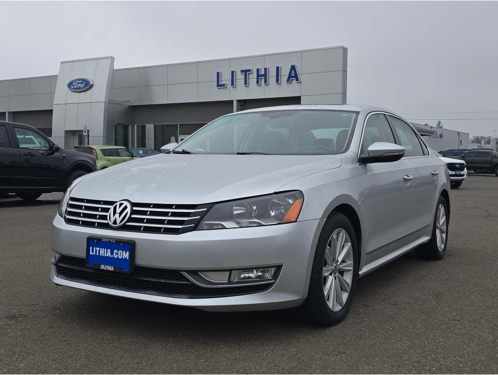 2012 Volkswagen Passat SEL