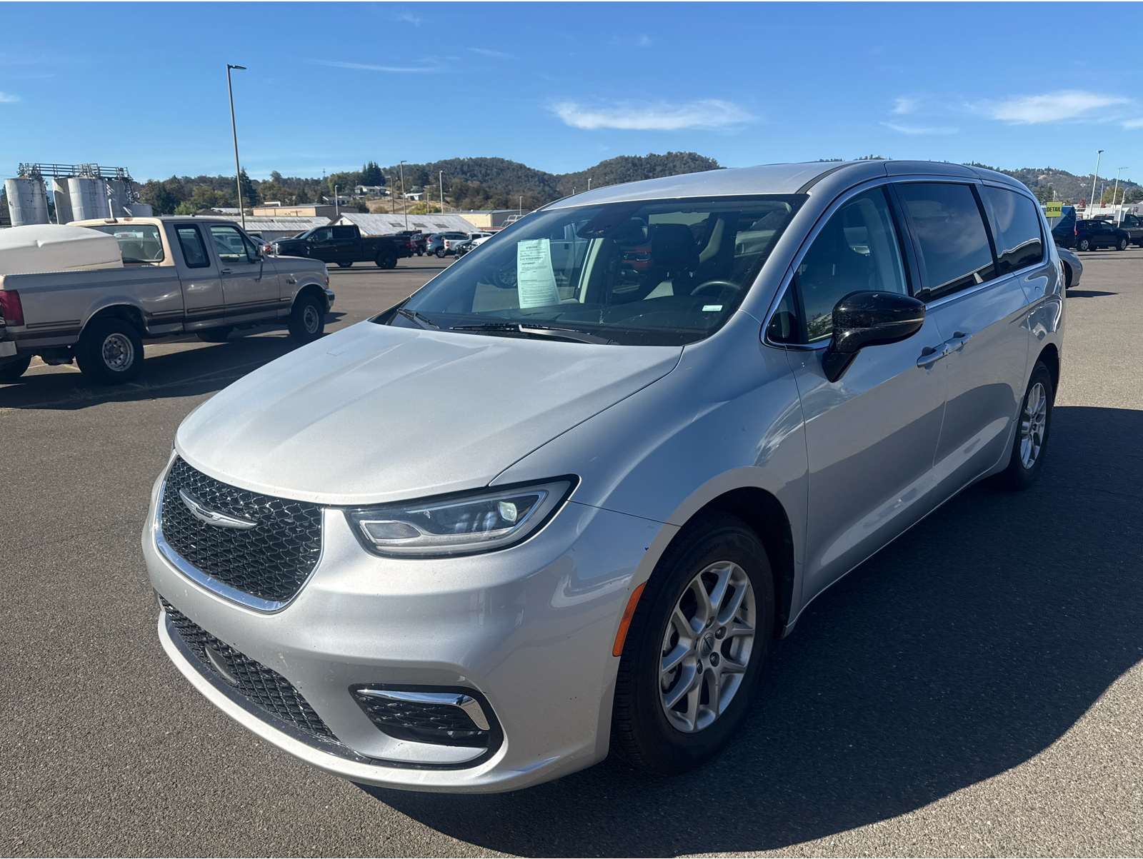 2024 Chrysler Pacifica Touring L