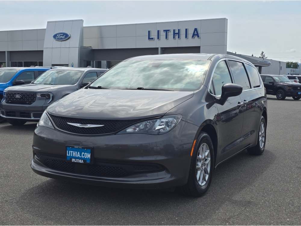 2023 Chrysler Voyager