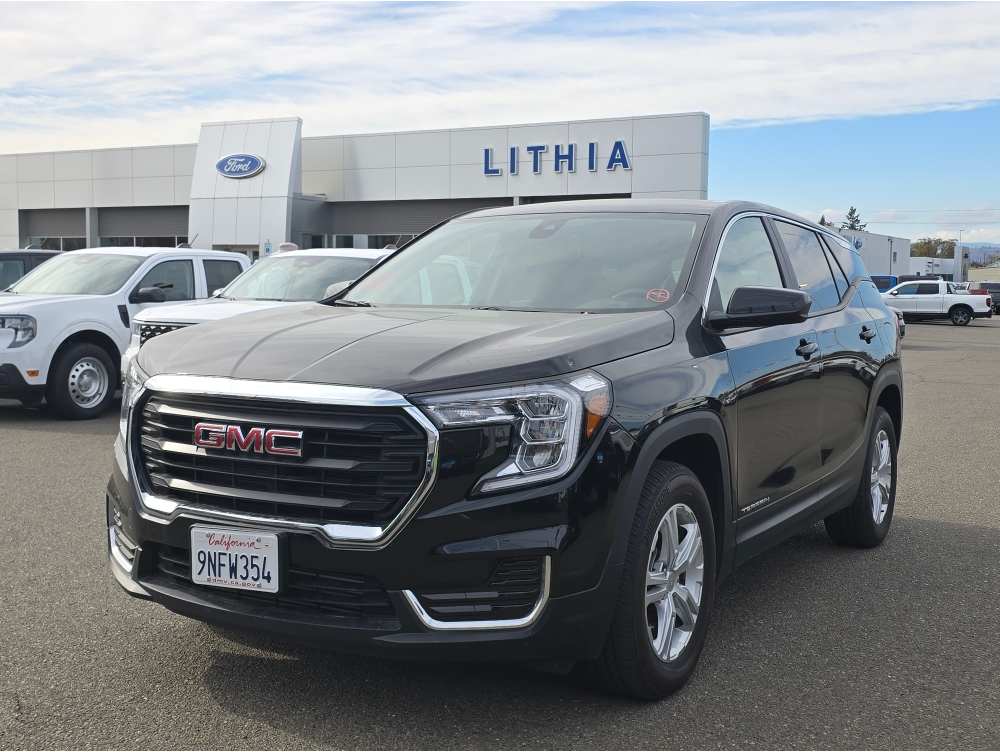 2024 GMC Terrain SLE's photo