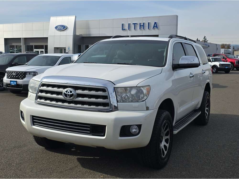 2016 Toyota Sequoia Platinum's photo