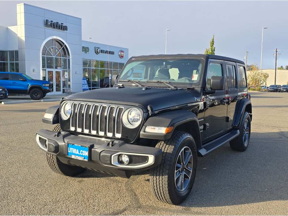 2023 Jeep Wrangler 4-Door Sahara's photo