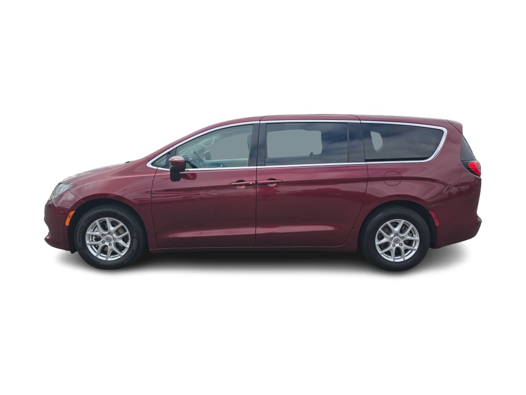 Thumbnail: 2022 Chrysler Voyager - 1