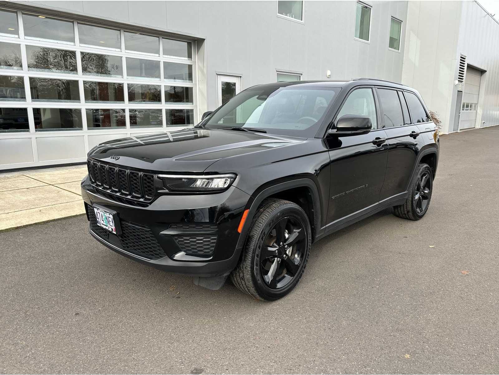 2023 Jeep Grand Cherokee Altitude's photo