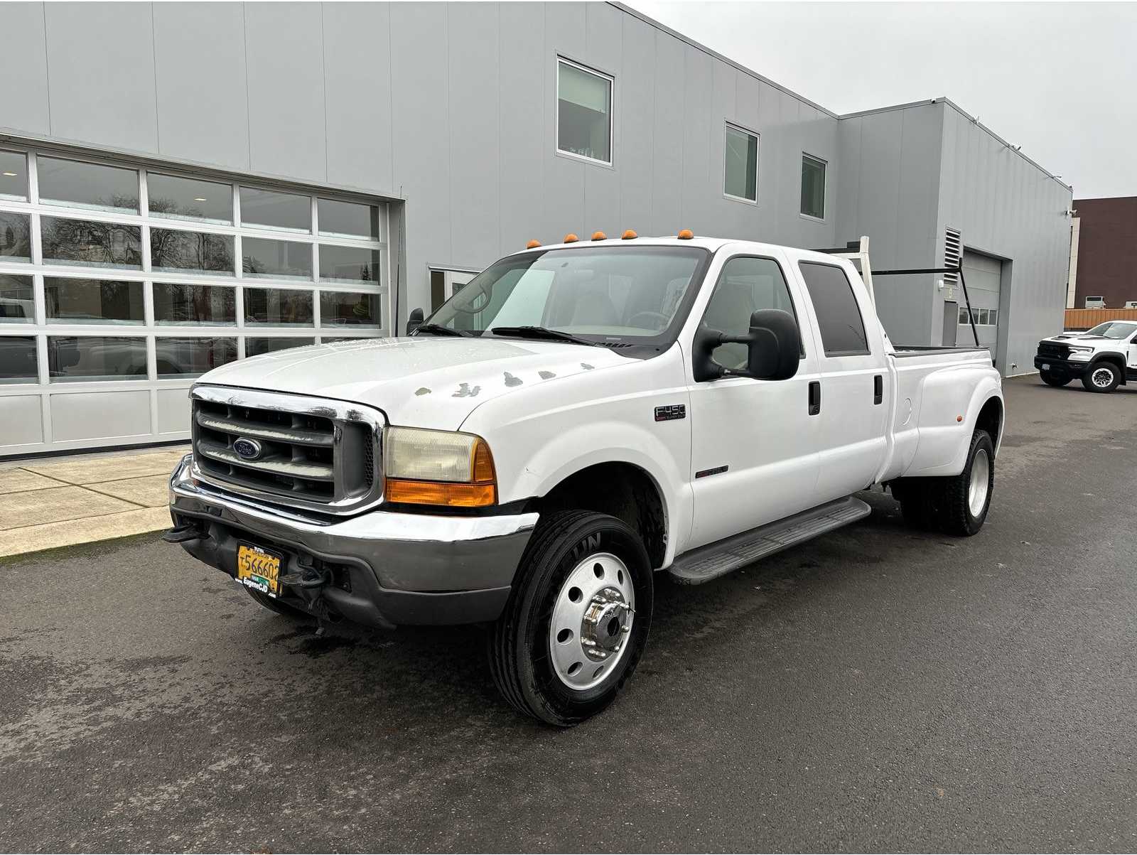 2000 Ford F-450's photo