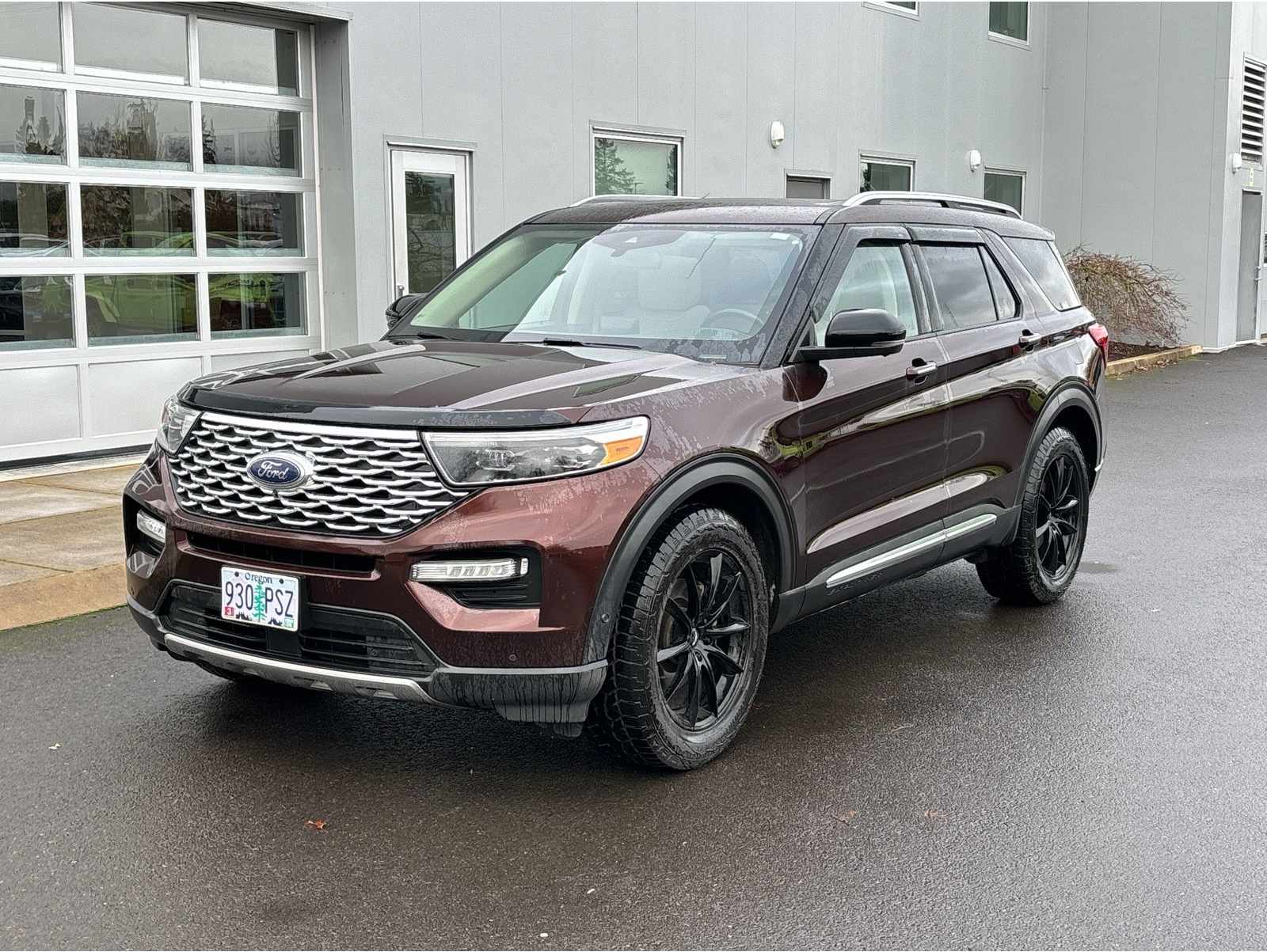 2020 Ford Explorer Platinum's photo