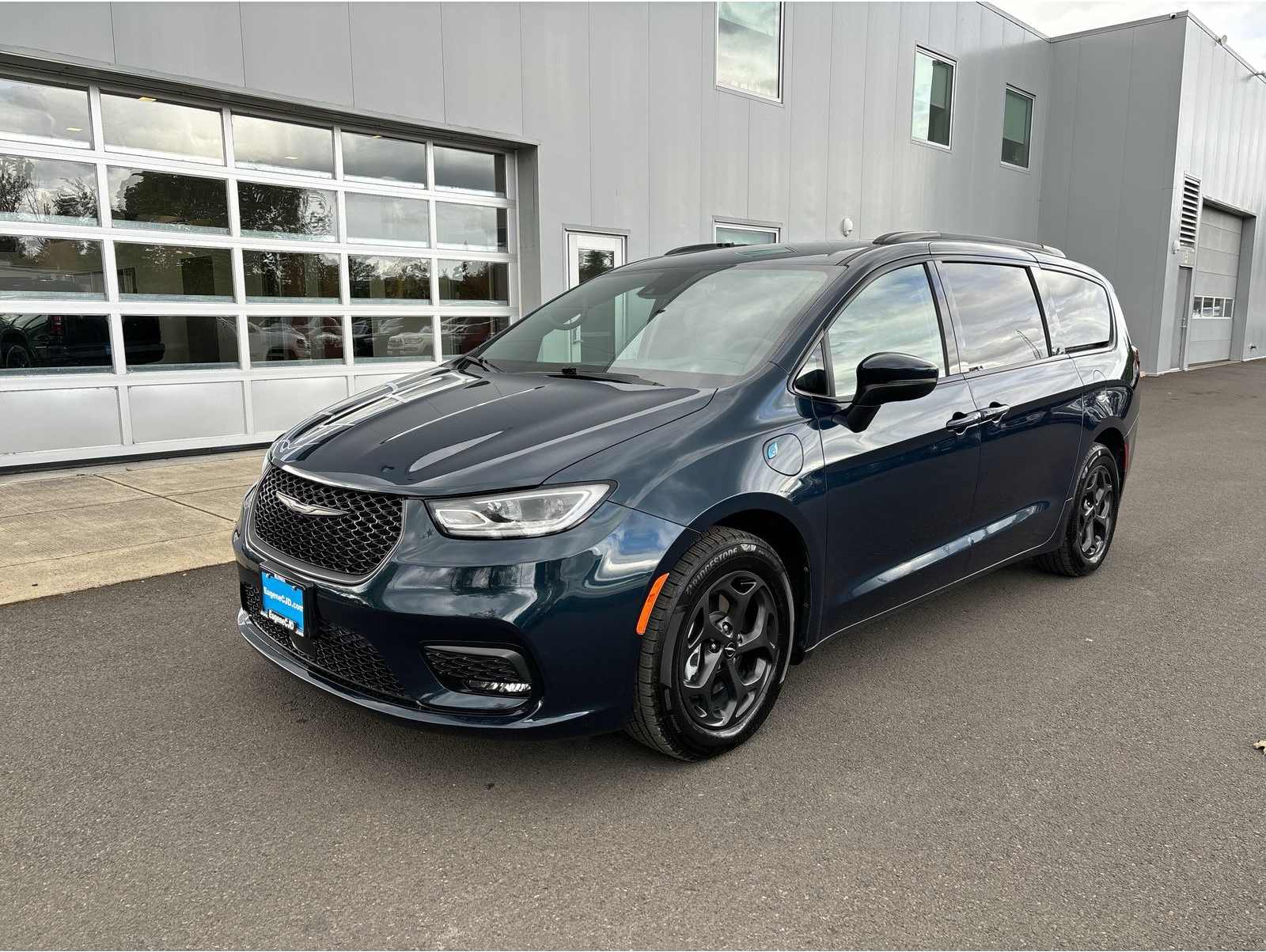 2023 Chrysler Pacifica Hybrid
