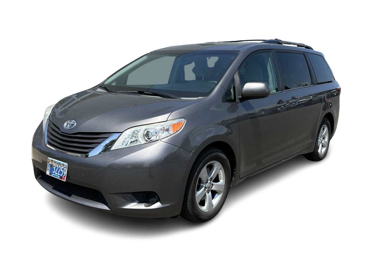 Thumbnail: 2017 Toyota Sienna - 1