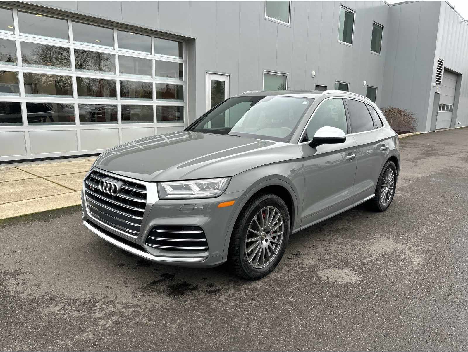 2019 Audi SQ5 Premium Plus's photo