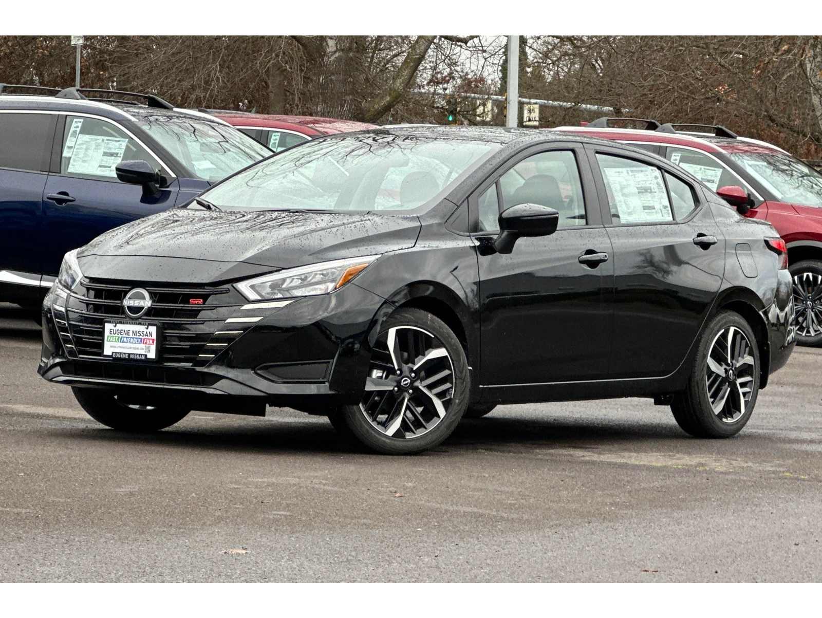 2025 Nissan Versa SR's photo