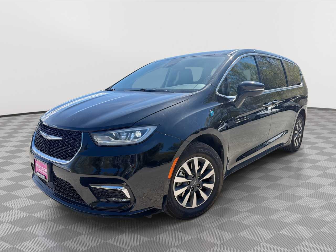 2024 Chrysler Pacifica PHEV