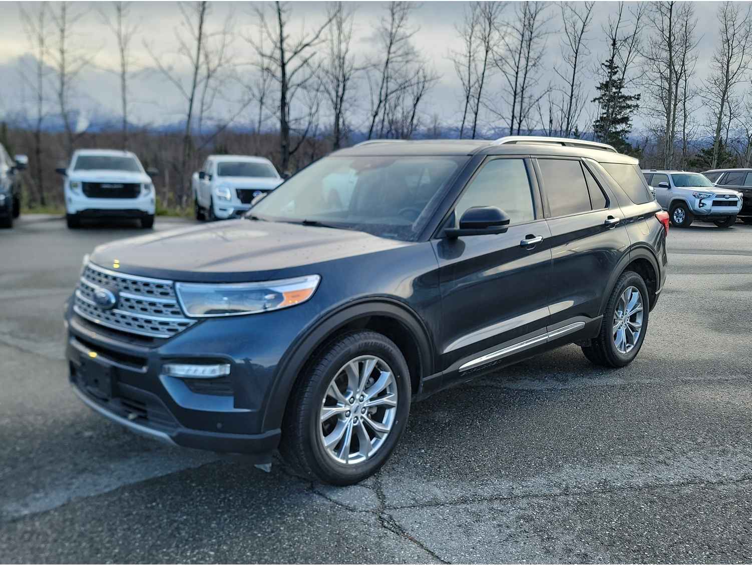 2022 Ford Explorer Limited's photo