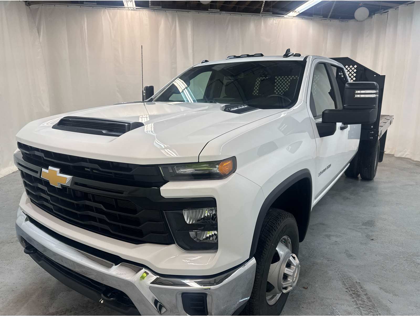 2025 Chevrolet Silverado 3500HD Work Truck's photo