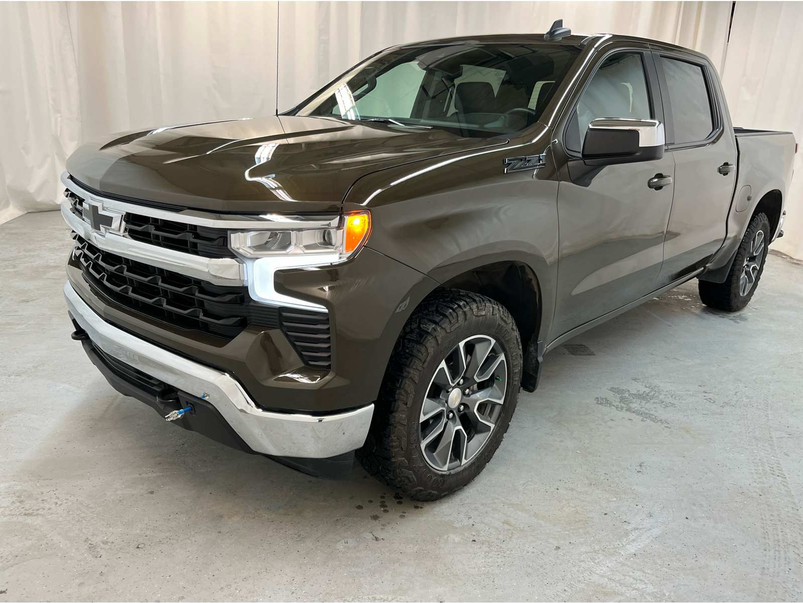 2024 Chevrolet Silverado 1500 LT's photo