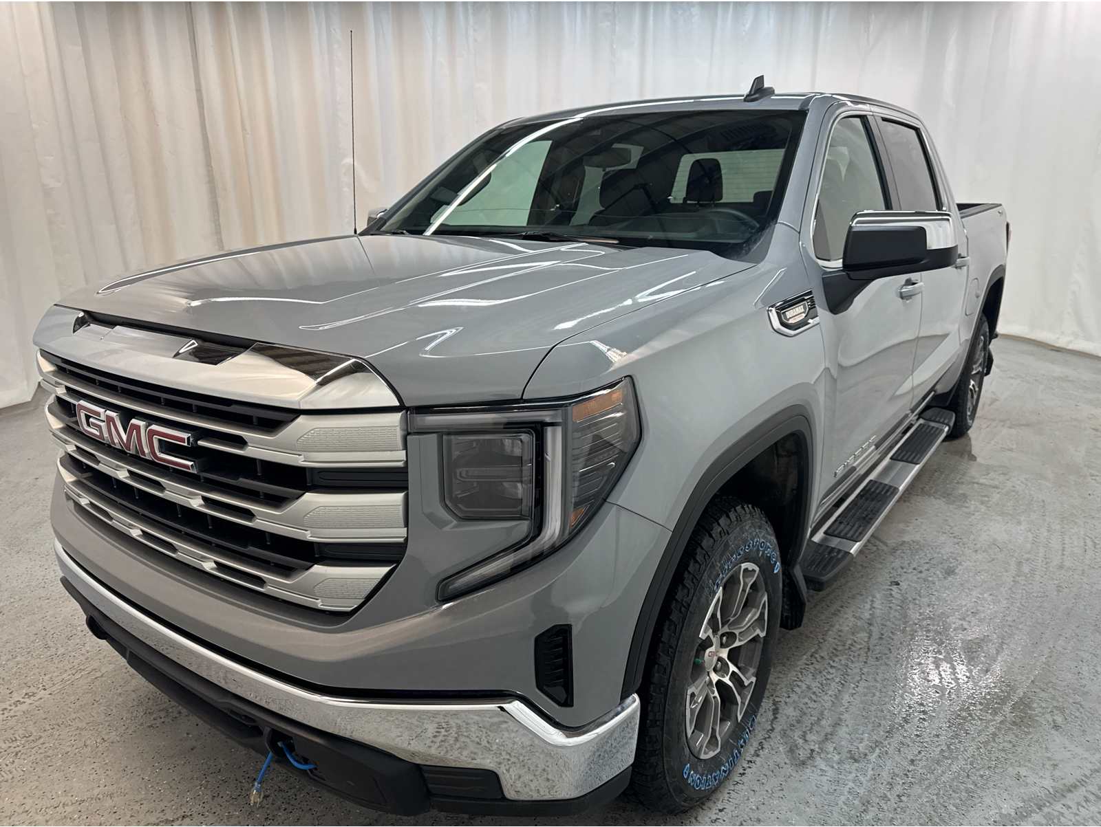 2024 GMC Sierra 1500 SLE's photo