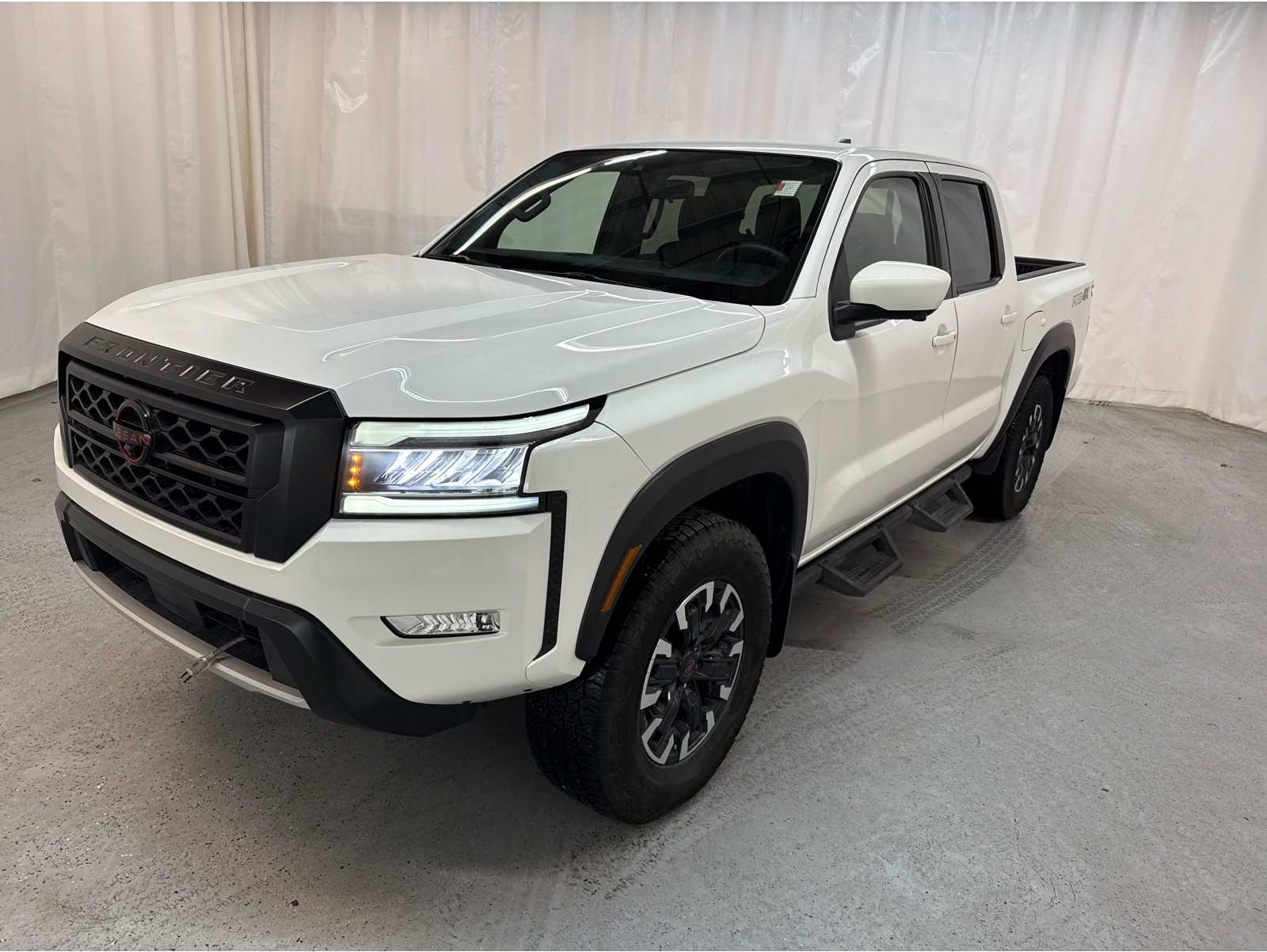 2023 Nissan Frontier PRO-4X's photo