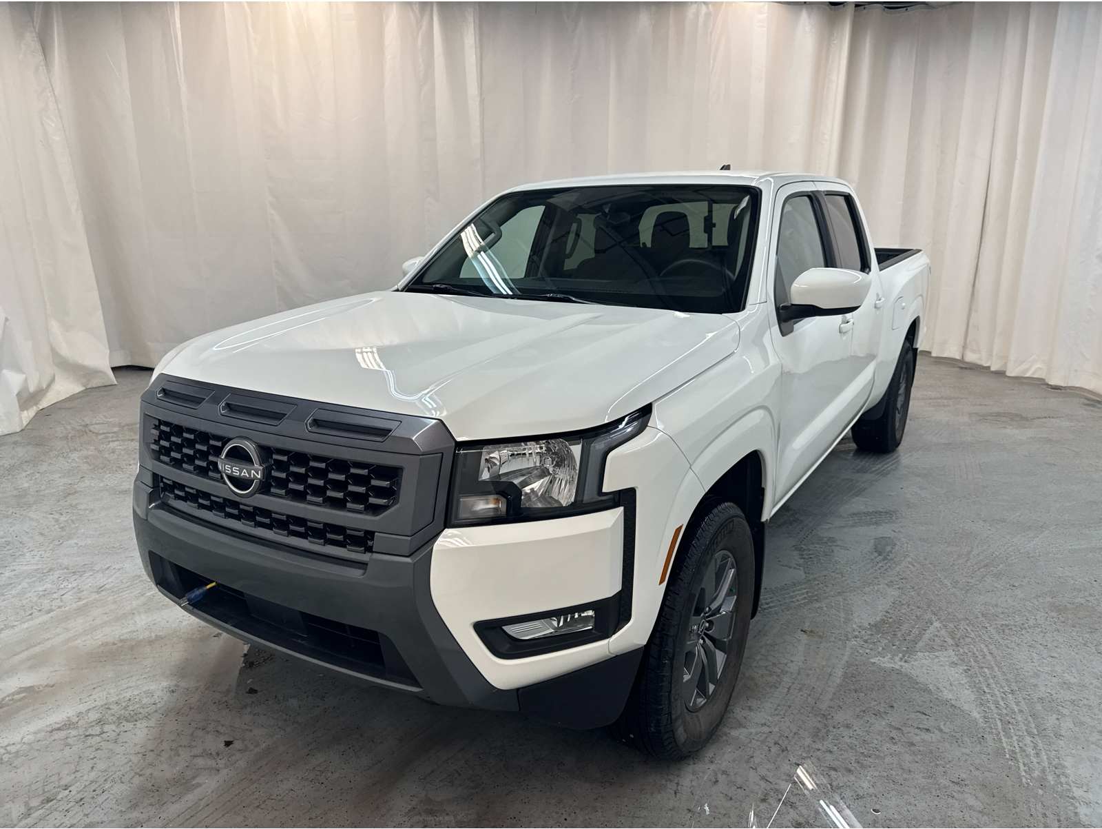 2025 Nissan Frontier SV's photo