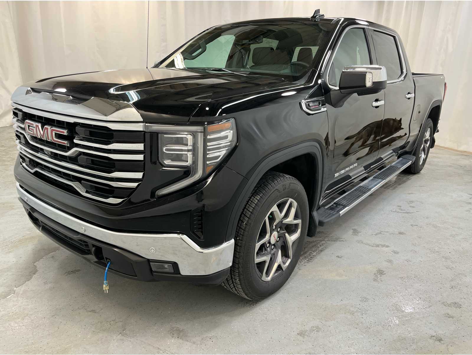 2025 GMC Sierra 1500 SLT's photo