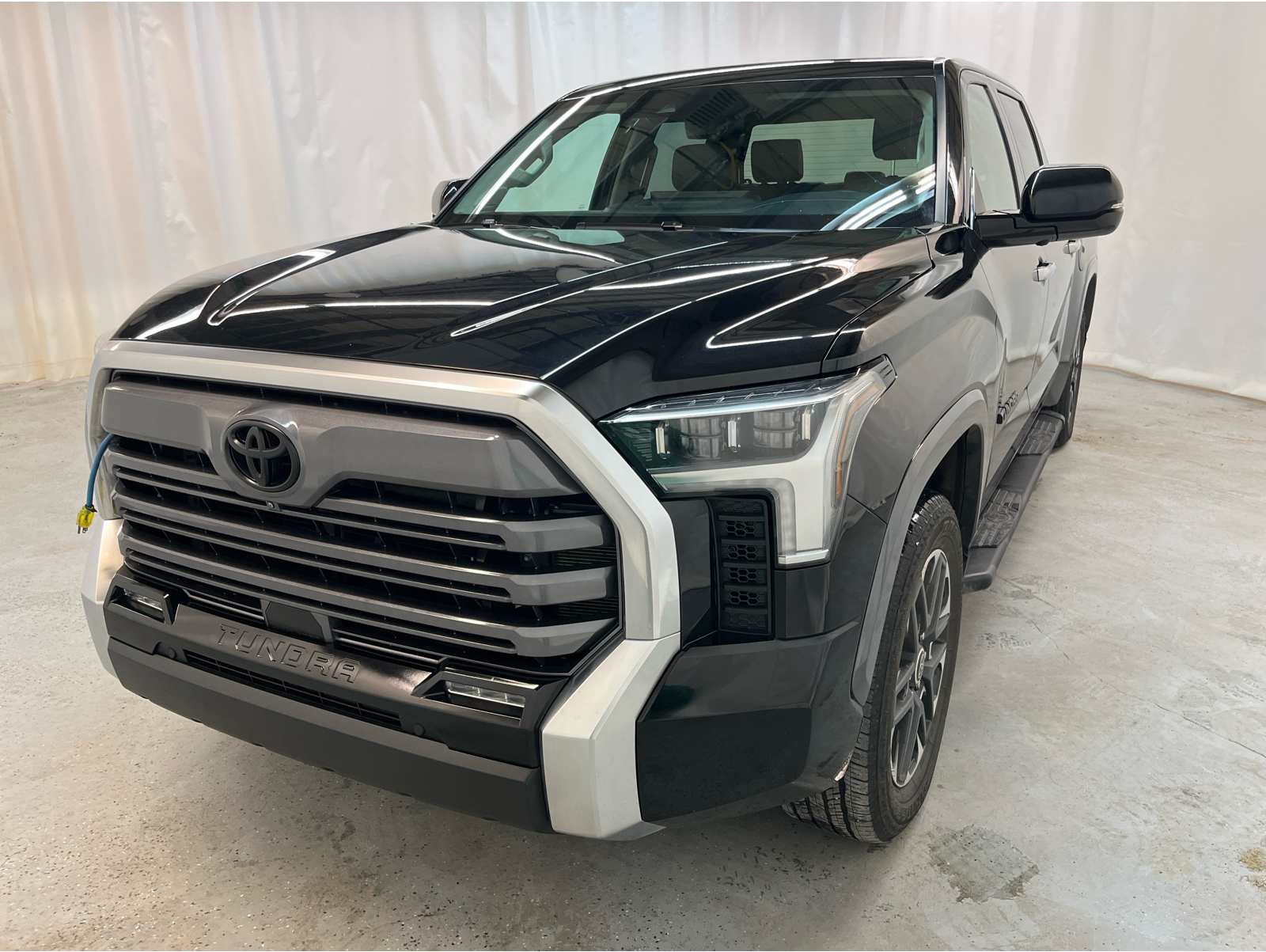 2023 Toyota Tundra Limited's photo