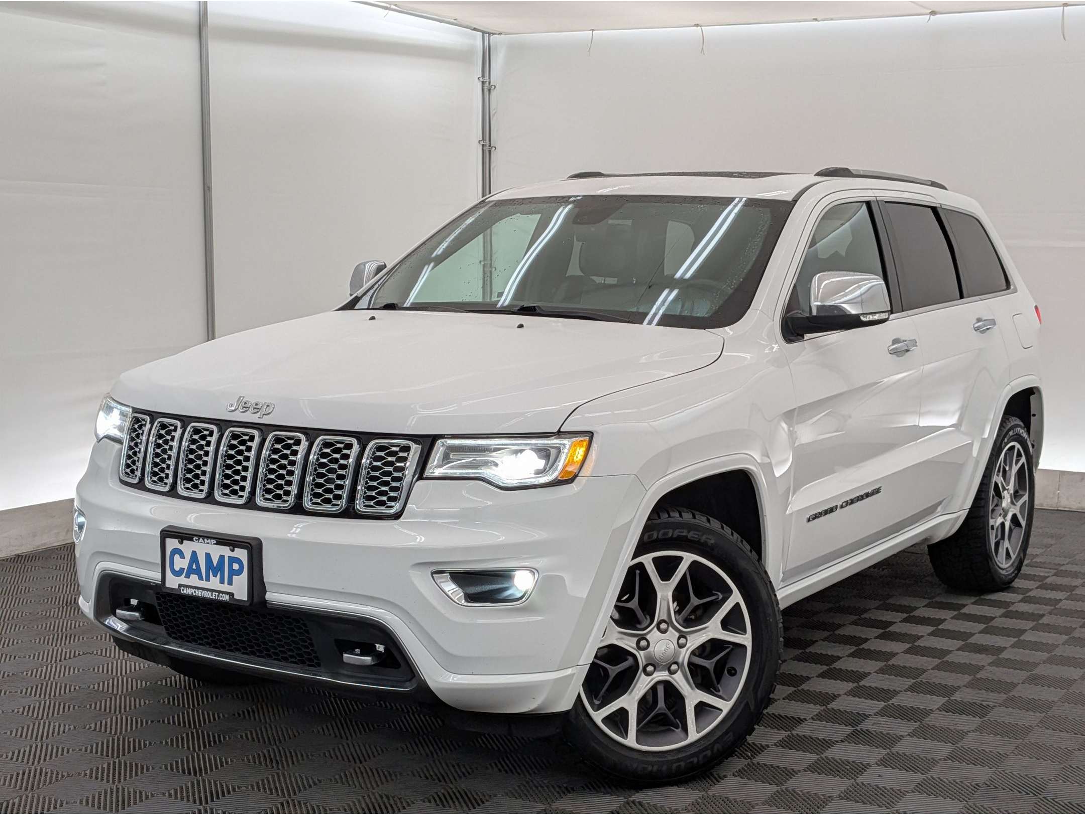 2018 Jeep Grand Cherokee Overland's photo
